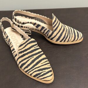 Sz 37⭐️New Wonders From Summer 2020 Zebra Print Leather Slingback.